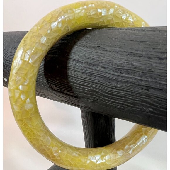 Vtg Lee Sands Iridescent Mosaic Yellow MOP Seashells Abalone Bangle Bracelet - Picture 3 of 5